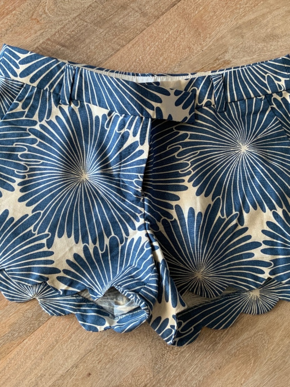 J Crew Linen / Cotton Scallop Floral Shorts